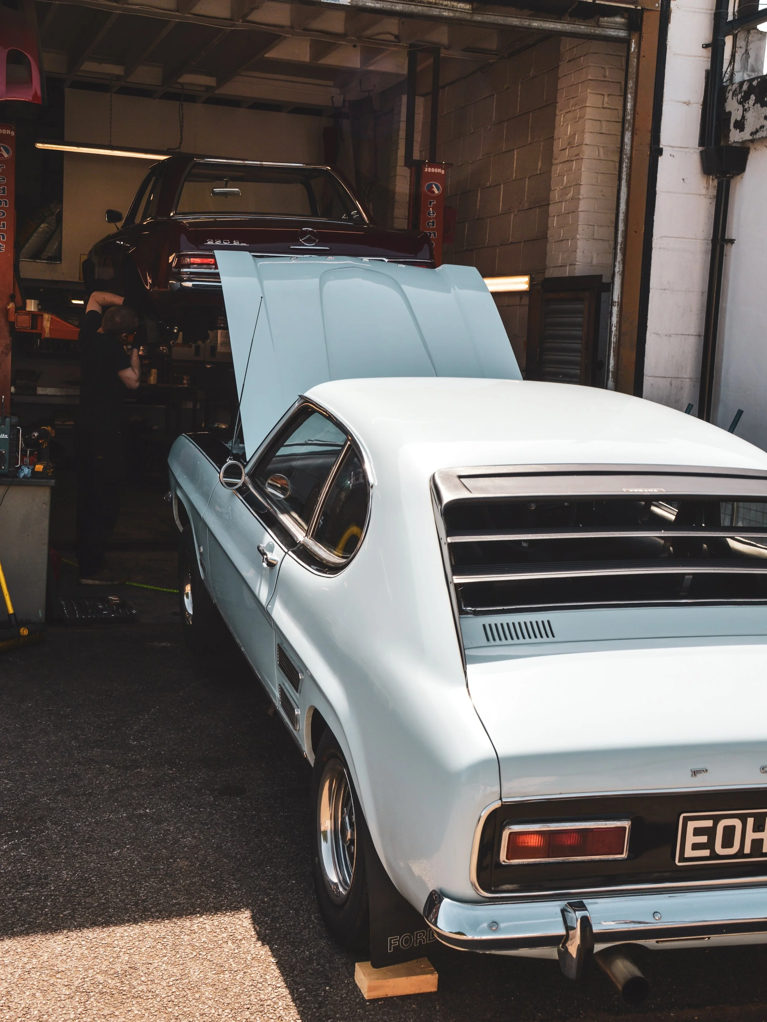 ⭐️ Summer Service ⭐️

1971 Ford Capri MK1 getting some love. 

#classiccar #classiccars #fordcapri #fordcaprimk1