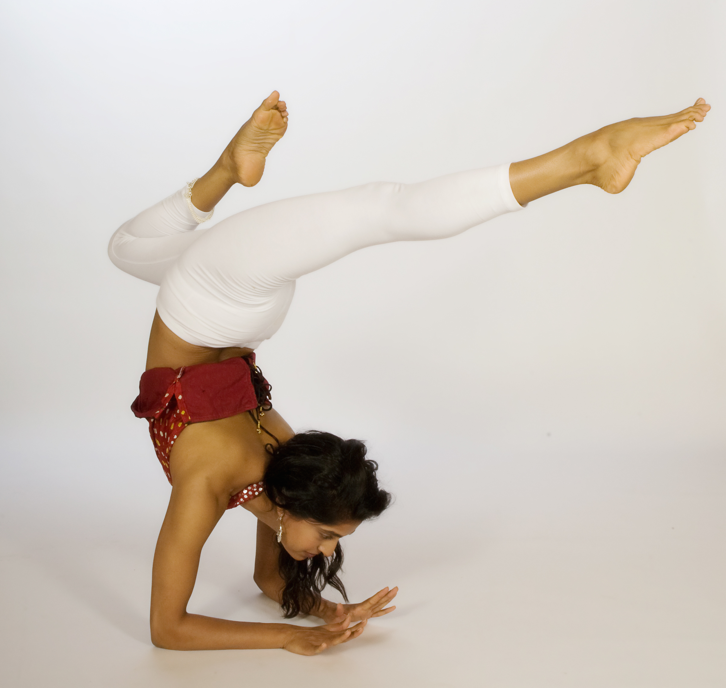 pinca mayurasana.png