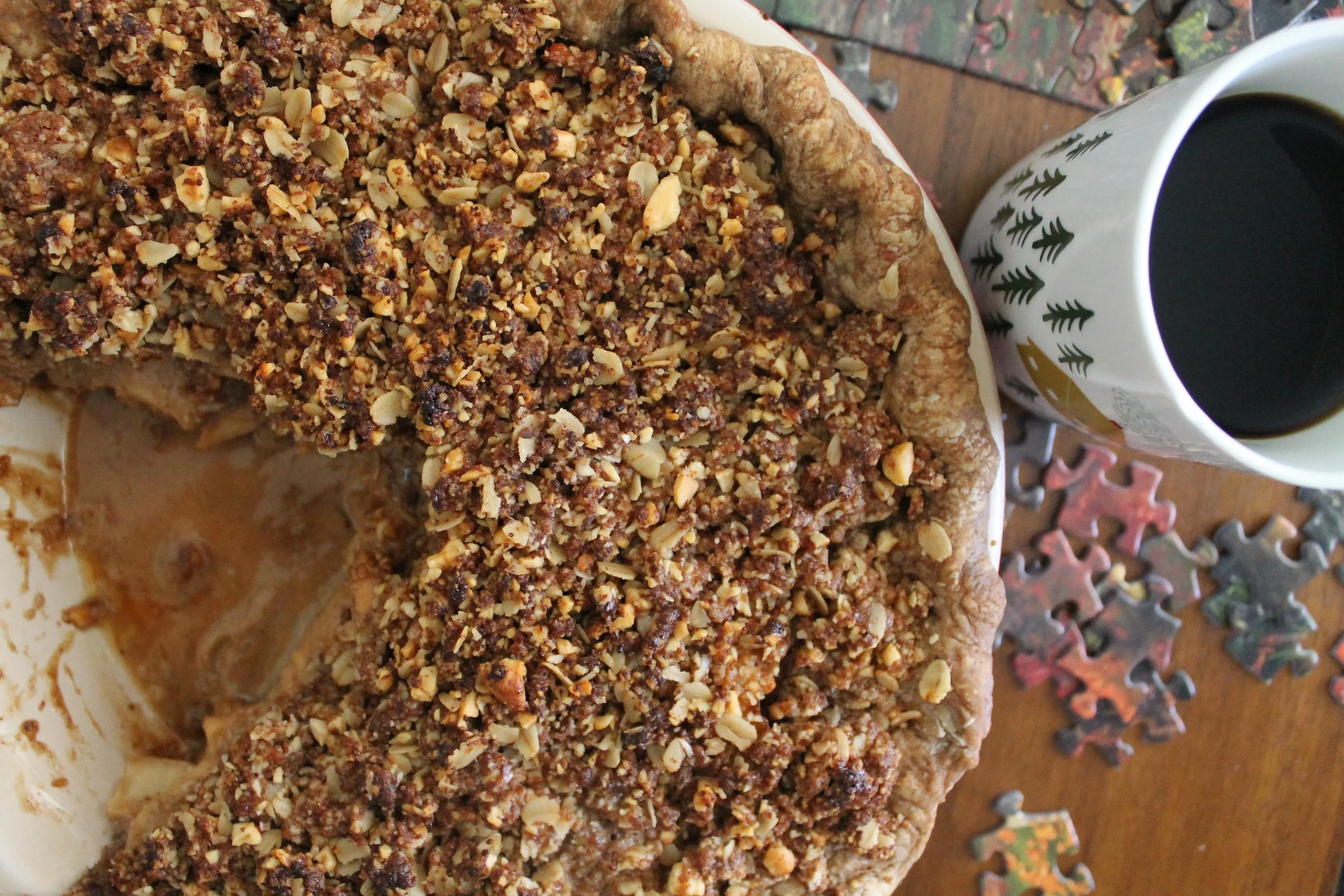 Peanut Butter Apple Crumb Pie