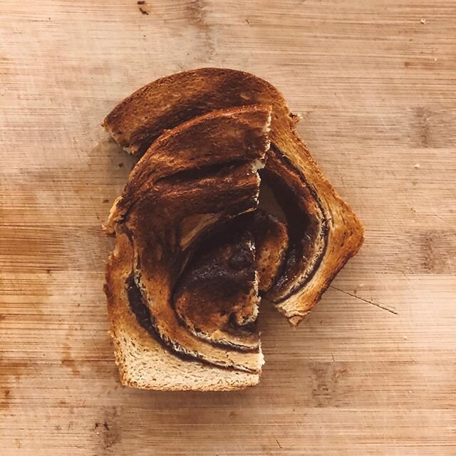 Everyone&rsquo;s out there making banana bread, but I&rsquo;ll choose this wonky cinnamon swirl bread every time🍞😍I can&rsquo;t wait for Oliver to become as obsessed with this bread as we are! Recipe at www.katiebembaking.com/home/2015/4/10/cinnamo
