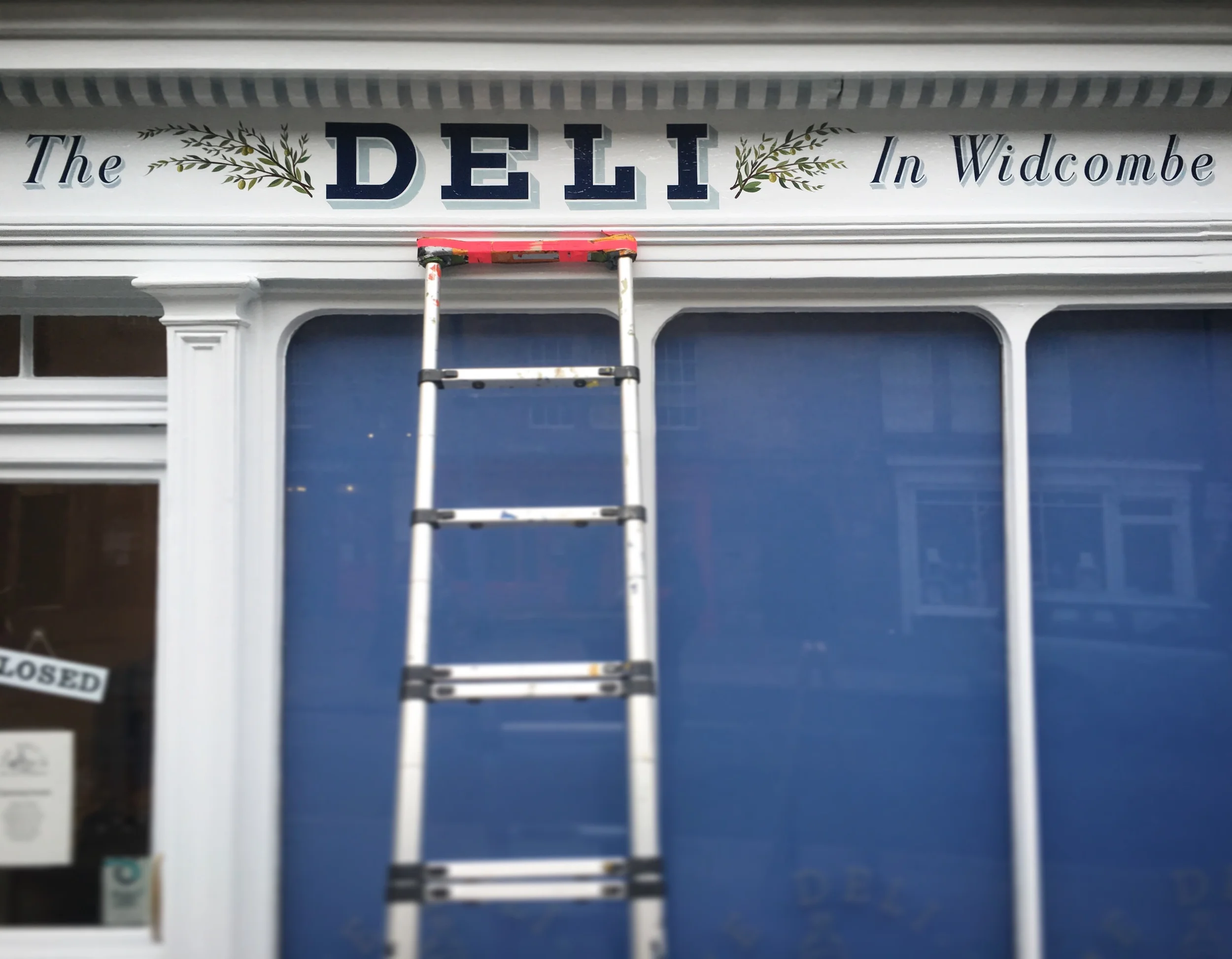 Traditional & Contemporary Signs, Pictorials and Gold Leaf
