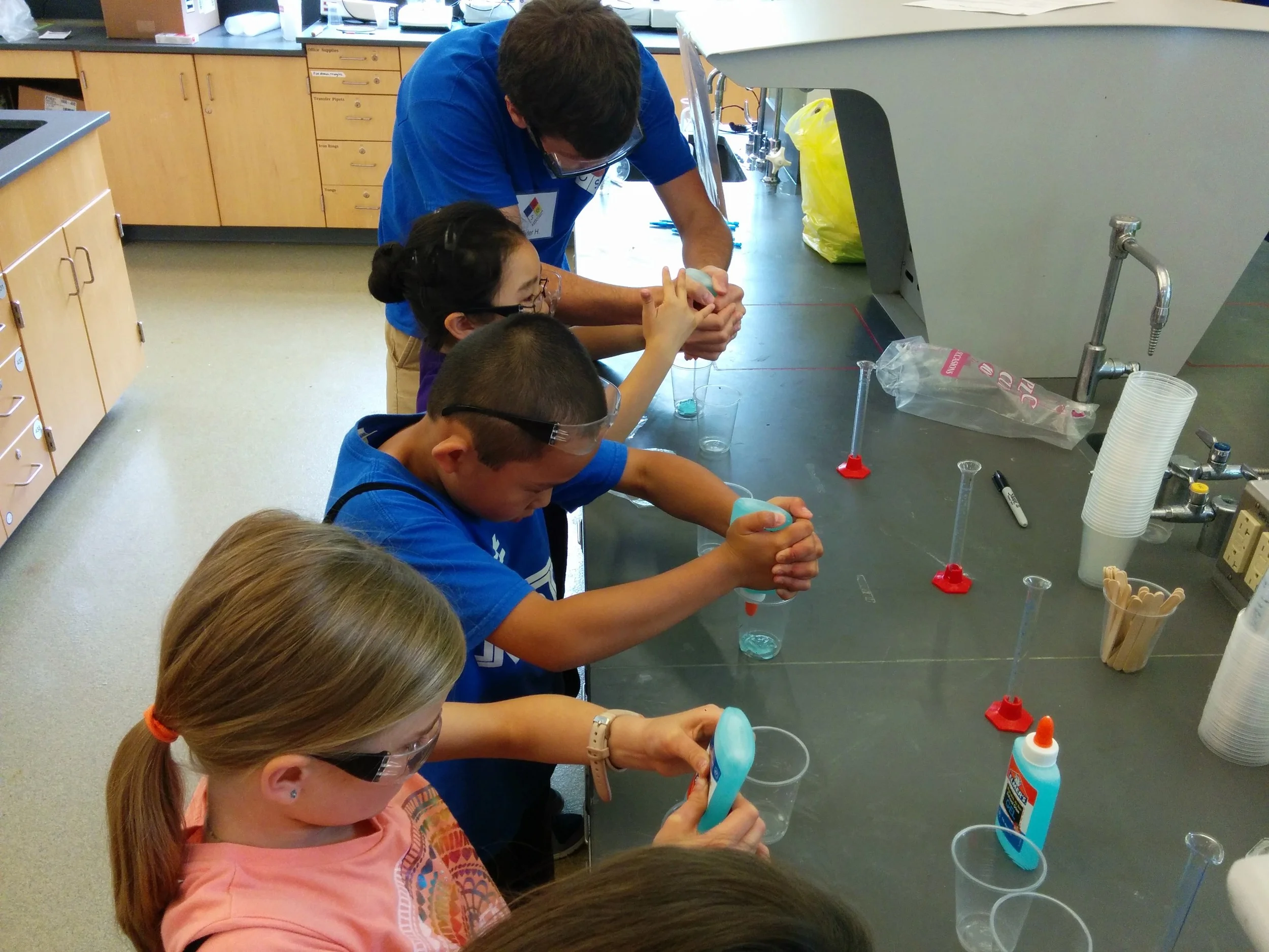 bouncy balls glue 1.jpg