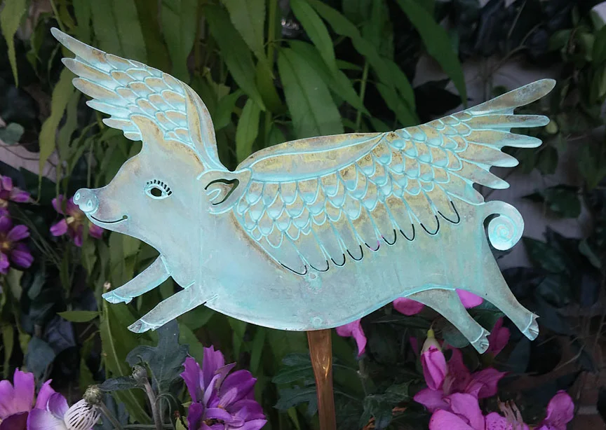 Flying-Pig-Garden-Ornament.jpg