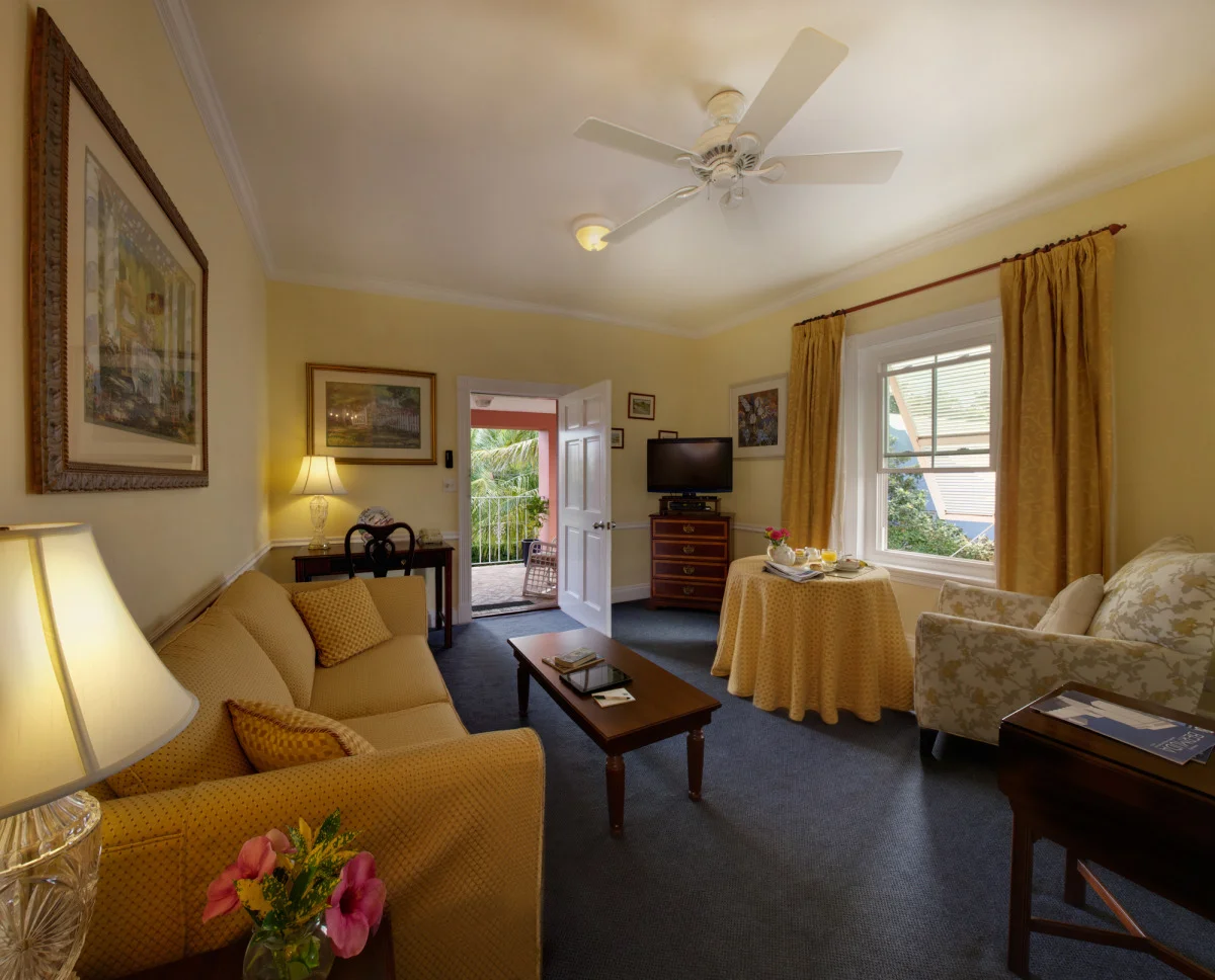 Royal Palms 121 Livingroom
