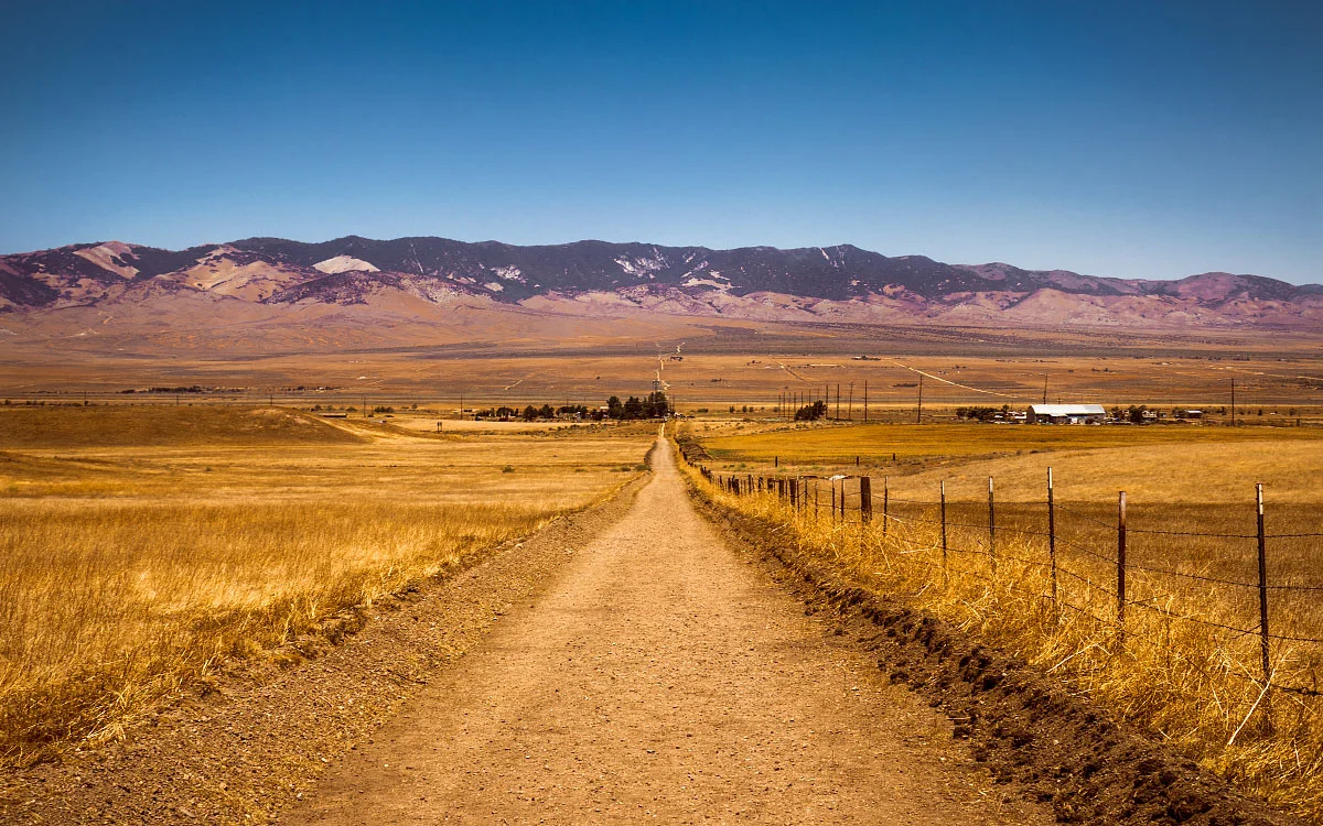 Dirt road into Hiker Town, California, mile 517.