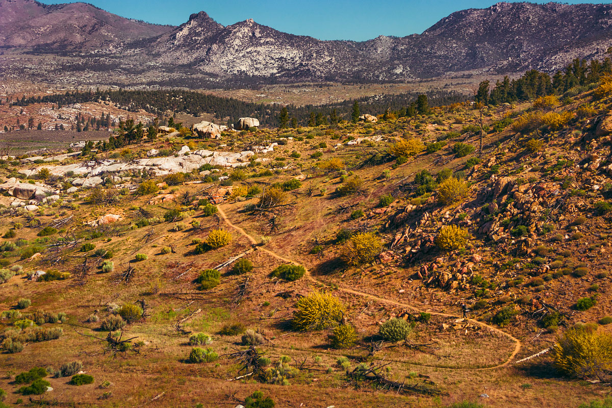 Bakeoven Pass and unnamed peaks.