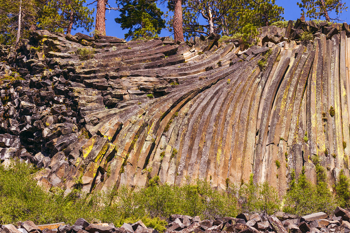 Hexagonal columnar basalt of Devils Postpile.