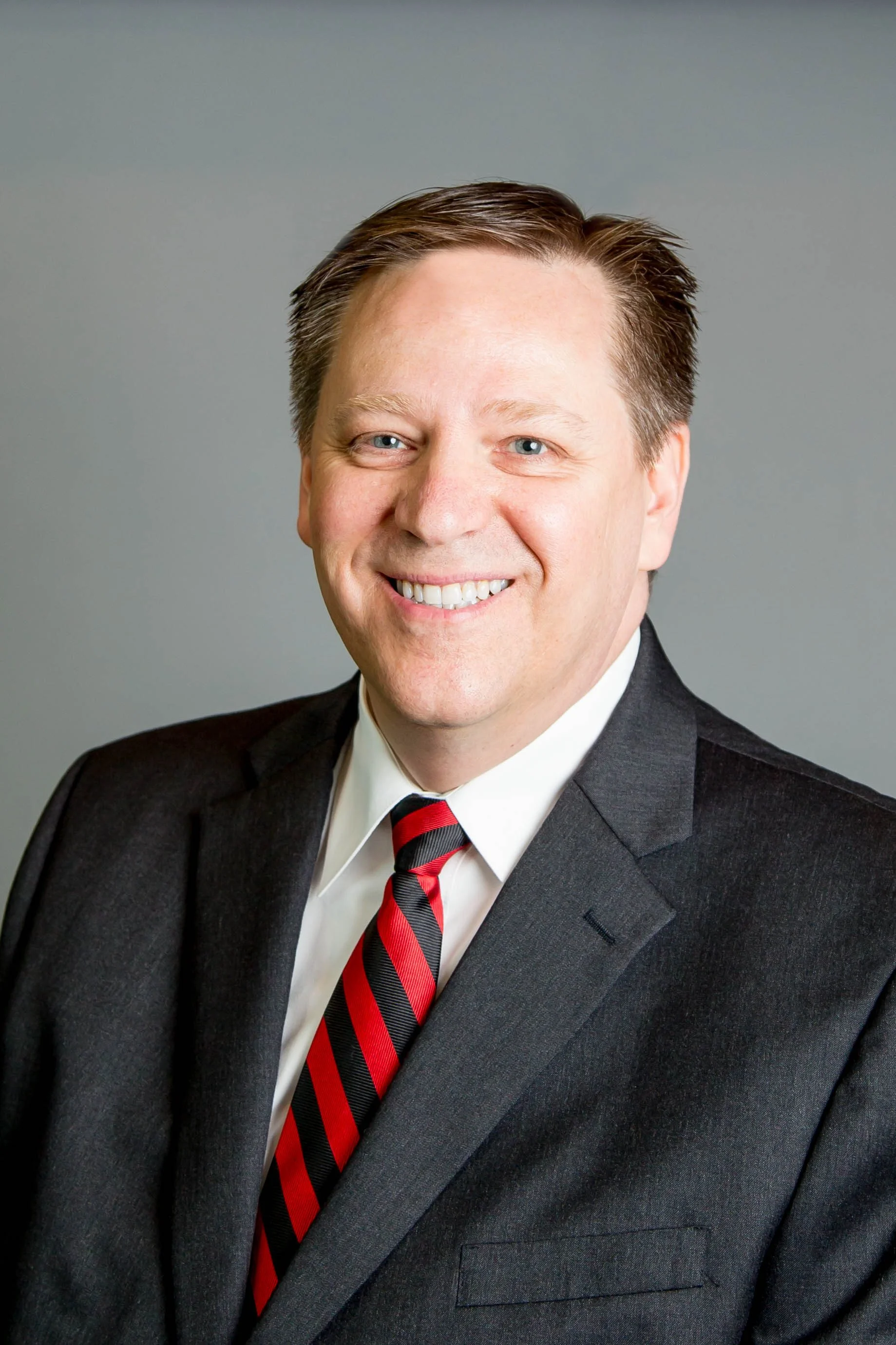 Headshot Bob Lynch 2016-4433.2.jpg