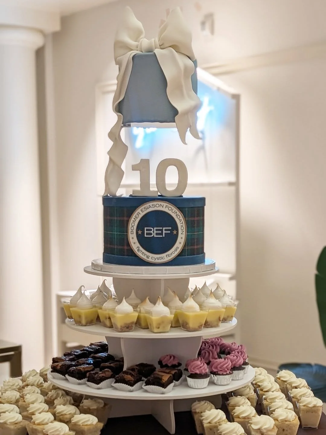 One again, we are honored to be able to share some desserts for a great cause and fabulous event @garmanyofredbank for the @boomeresiasonfoundation.