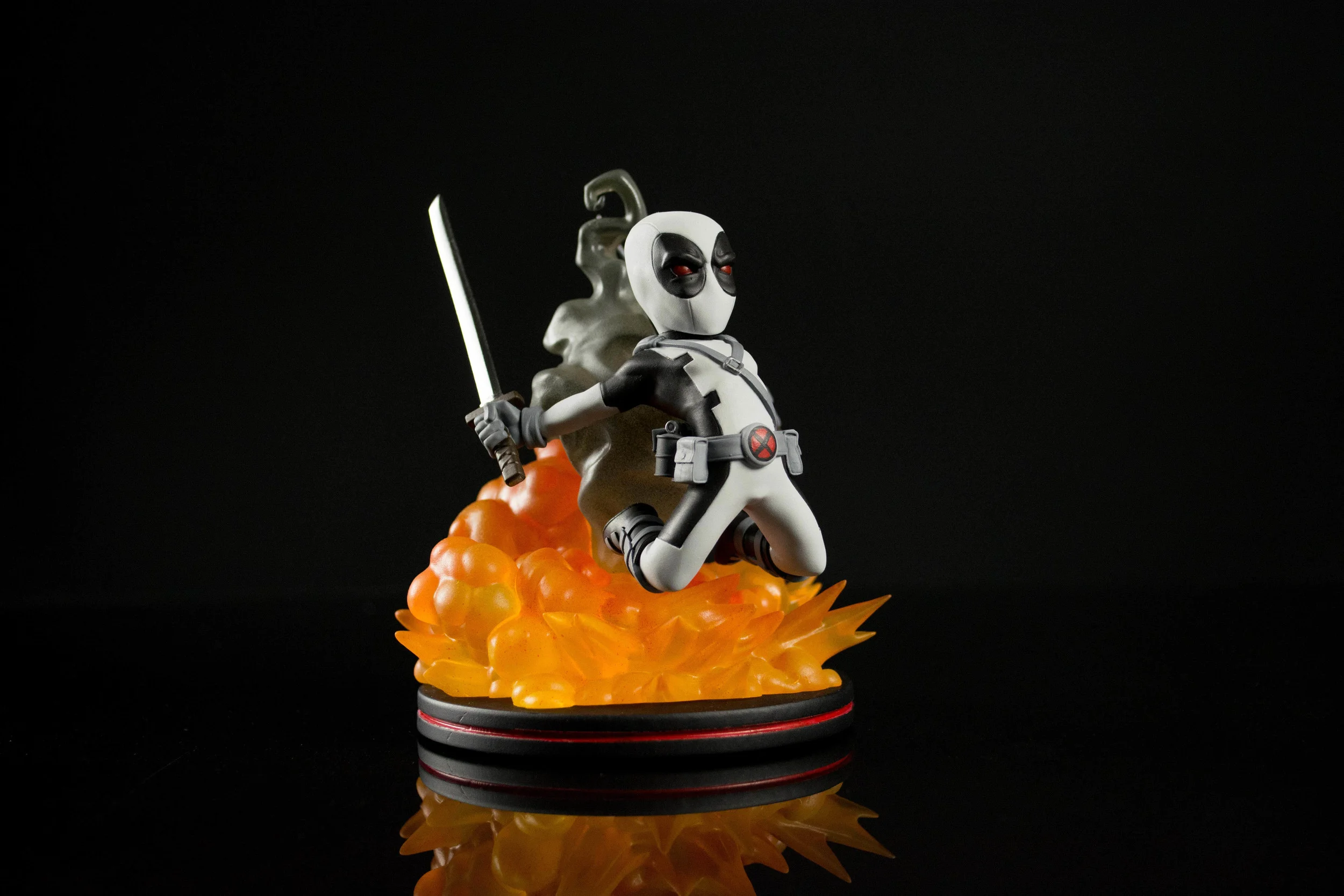 QMX-Marvel-Q-Fig-X-Force Deadpool01.jpg