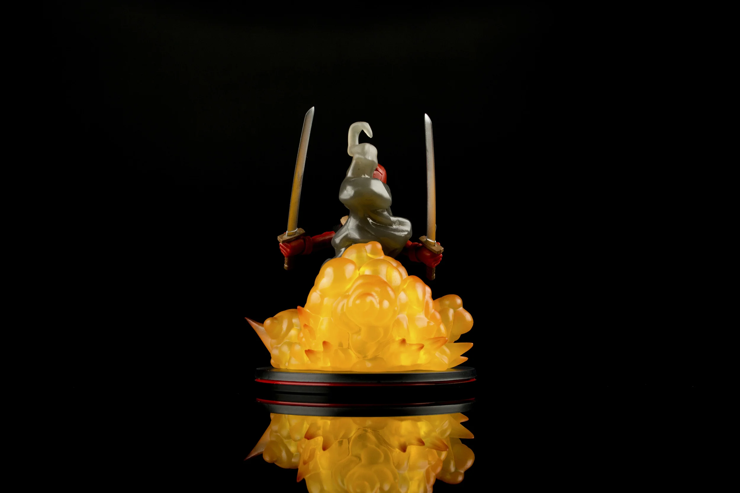 QMX-Marvel Qfig-Deadpool-02 copy.jpg