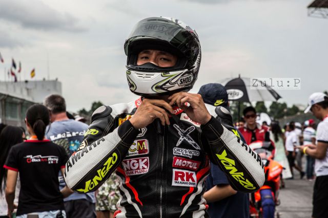 而運動攝影當然少不了 Sport feature,車手的眼神很吸引我