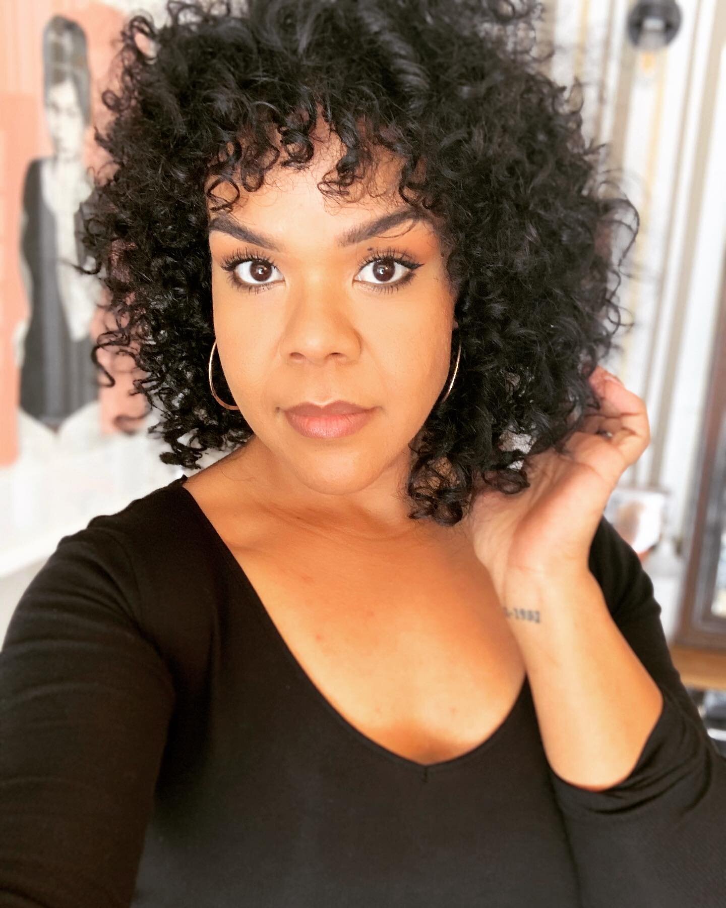 Love assisting my bestie on her curly hair journey. @edendozier #curlyhair #allnatural #curlygirl #texture
