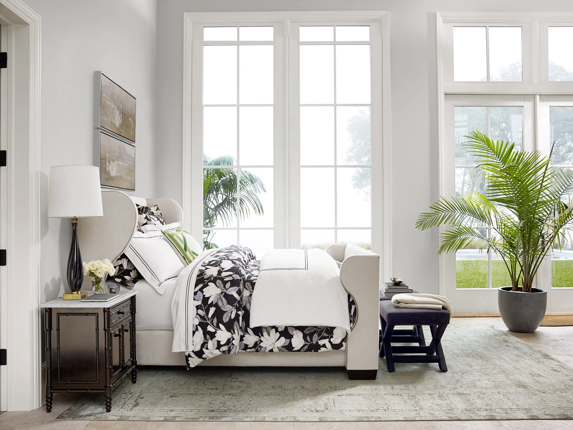 scottscharenbrioch_bw-bedroom_poppycreativeagency.jpg