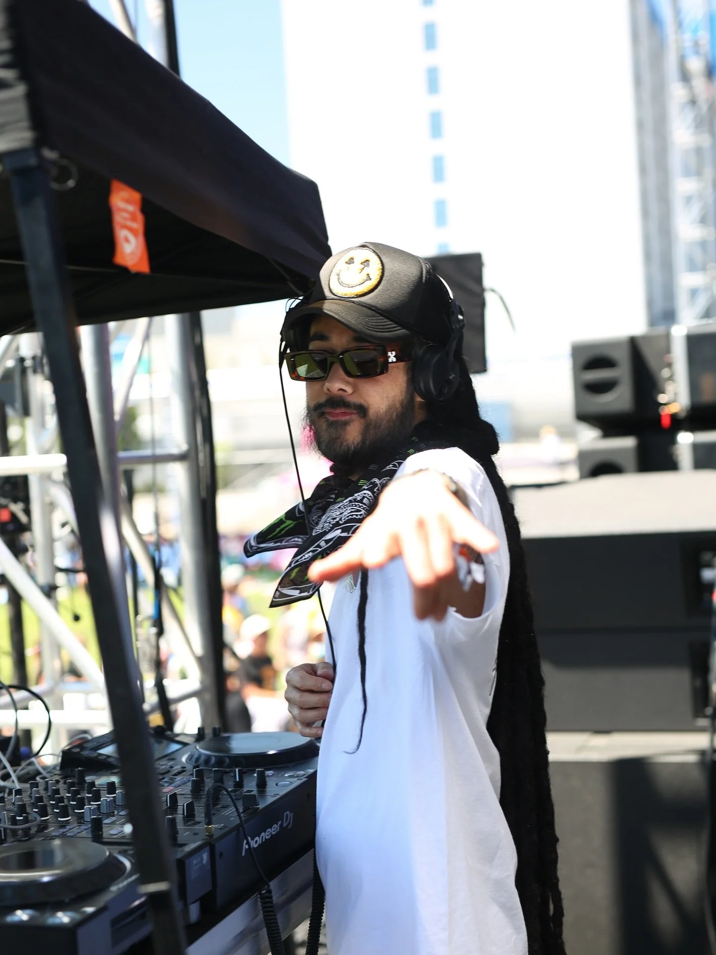 summertime + @goodvibezpresents in reno @brighterdazefest this past weekend ✨🏜️ @jresortreno @jmf.presents @westernconference_ 

📸 @matt_blink