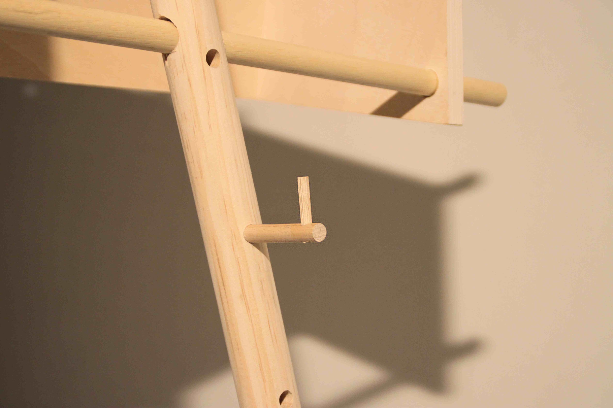 Easel1.jpg