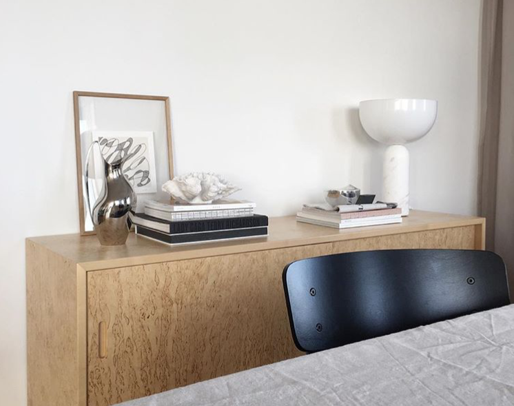 Kizu Table Lamp and Aura Table Mirror in private home / Photo by Septemberedit