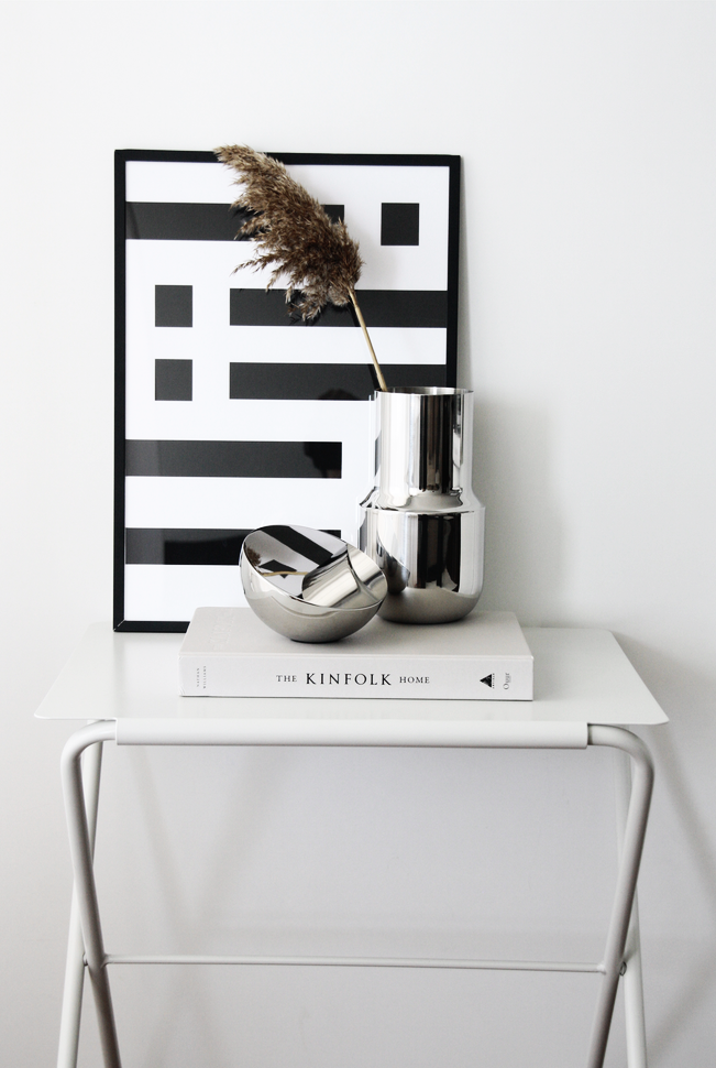 Aura Table Lamp in Yv Goya Studio / Photo by @yvgoyamag