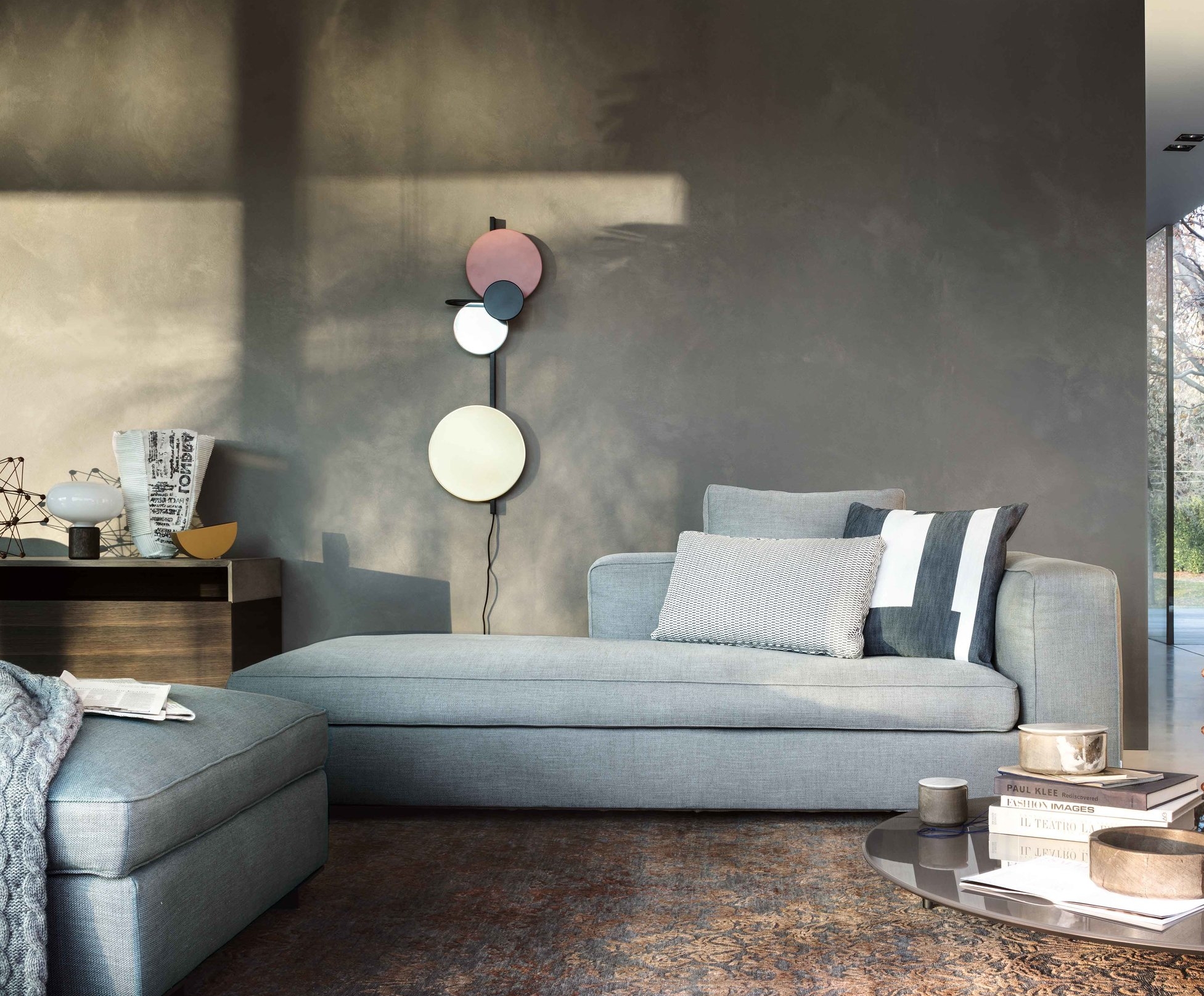 Karl-Johan Table Lamp and Graphic Cushion // Photo by Santi Caleca and Styling by Studio Salaris for LEMA Company, Italy