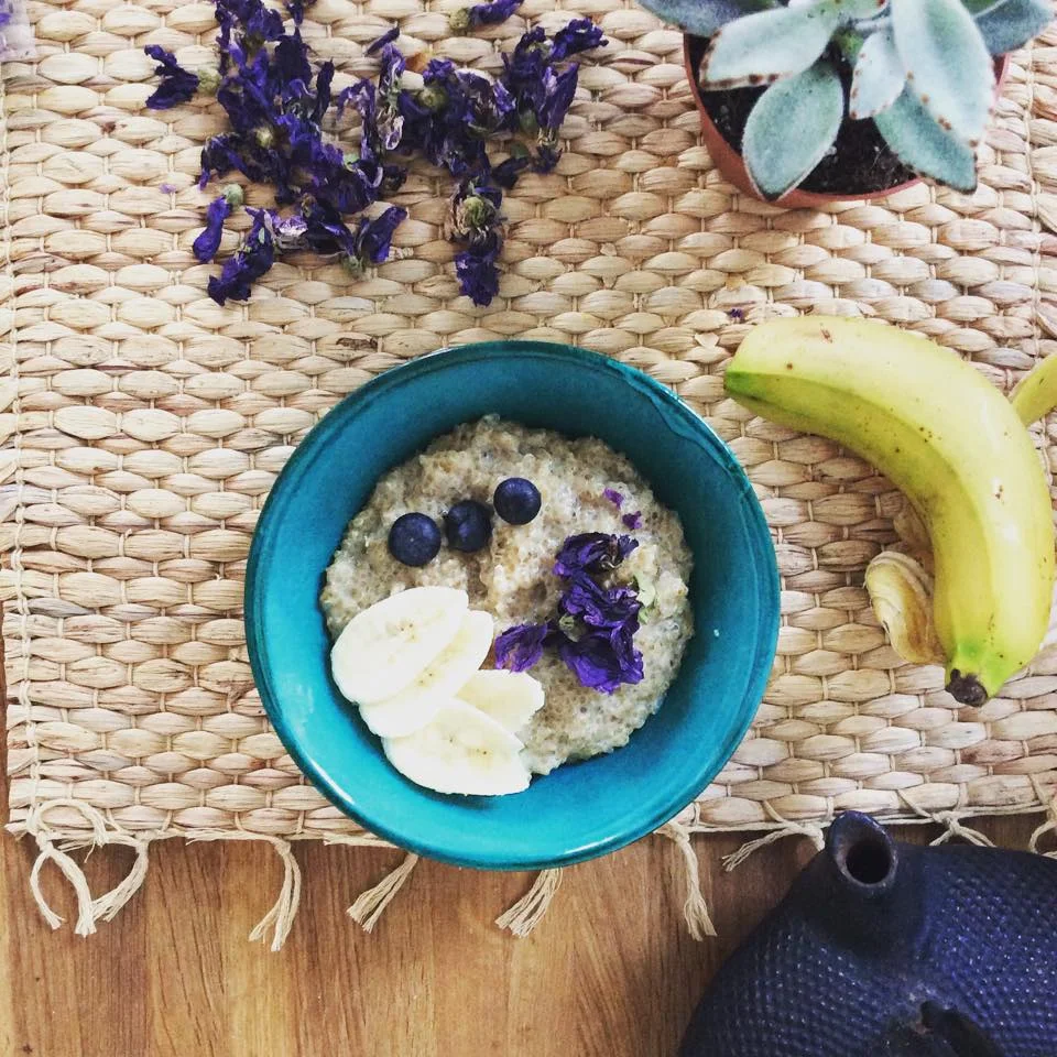 PORRIDGE DE QUINOA A LA VANILLE & AUX FRUITS 