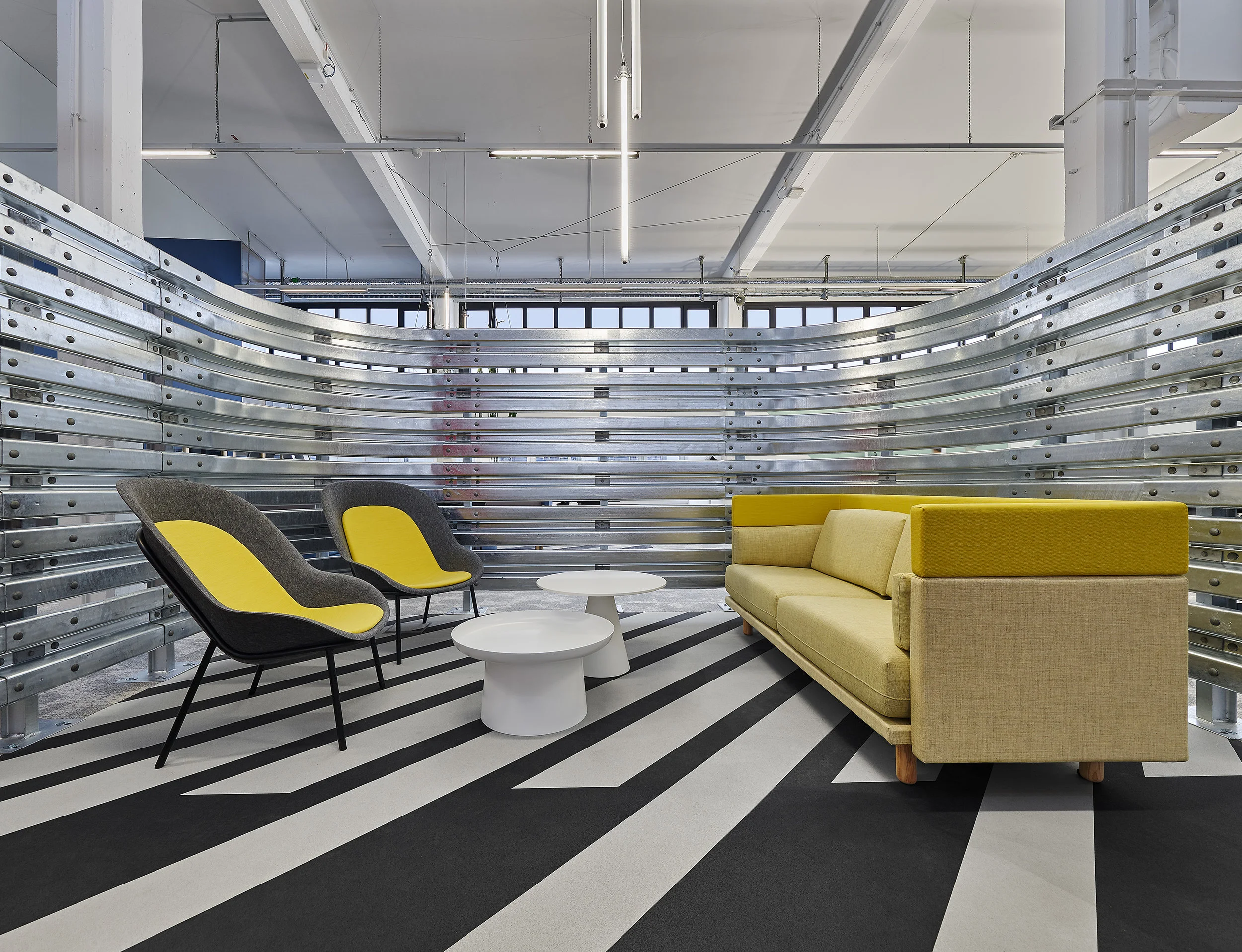 Bosch Automotive Steering - Neue Arbeitswelt 205, Innenarchitektur Stuttgart - Büro, Office, Arbeitswelt, Nachhaltigkeit, multispace, garage office, workplace, lounge, devorm, interior design, interior architecture, rubber floor, industrial, automotive