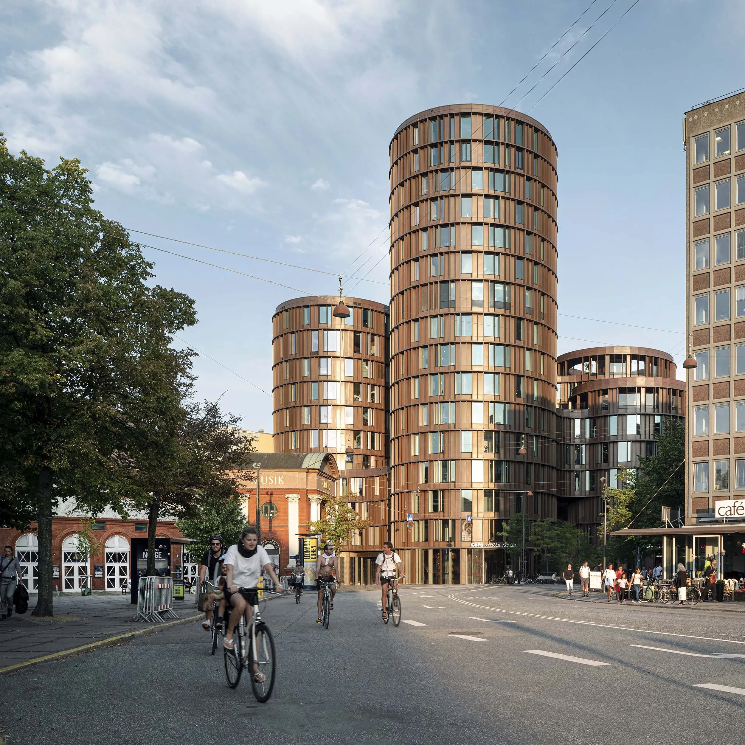 Axel Towers | Office Building | Commercial Architecture in the Urban Space