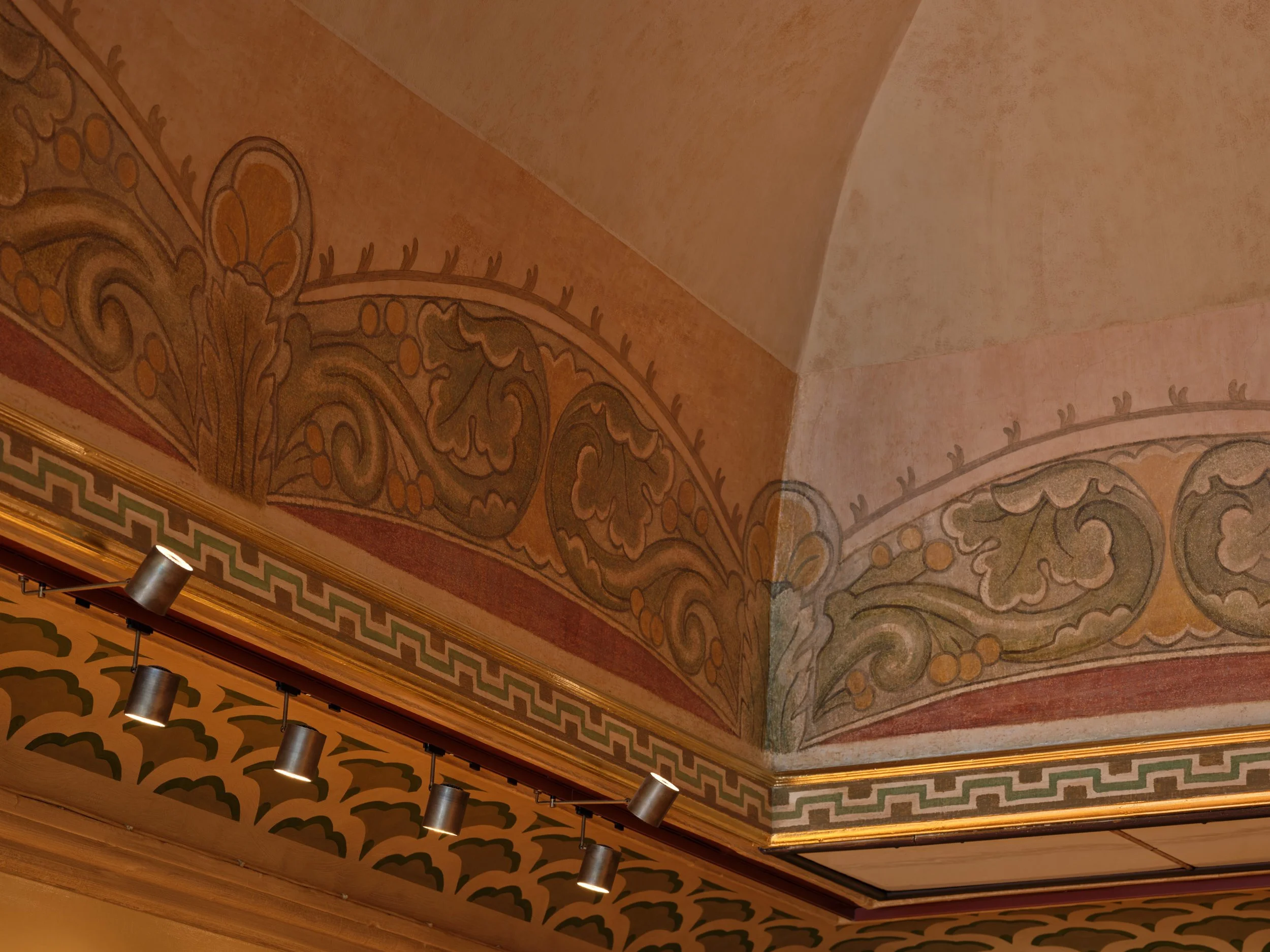 web_Loftsfrise i Arbejdermuseets festsal_foto_Adam_Mørk.jpg