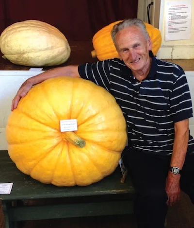 Ian-Cooper-large-pumpkin-Lindfield.jpg