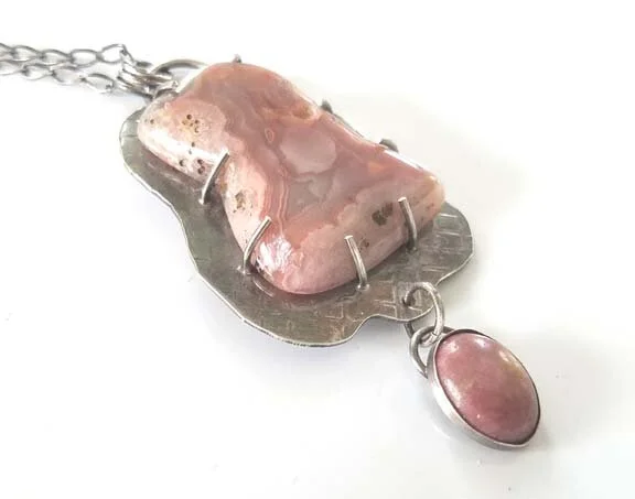 Pretty in Pink Pendant/Chain