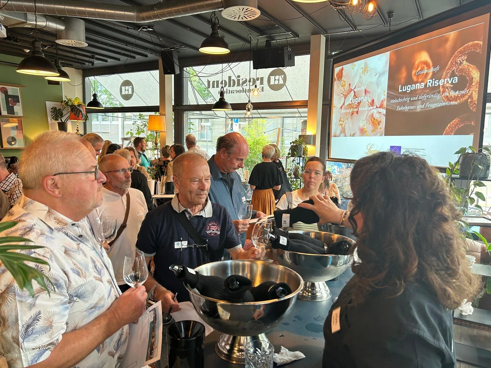 VINUM Leserpanel mit Lugana DOC