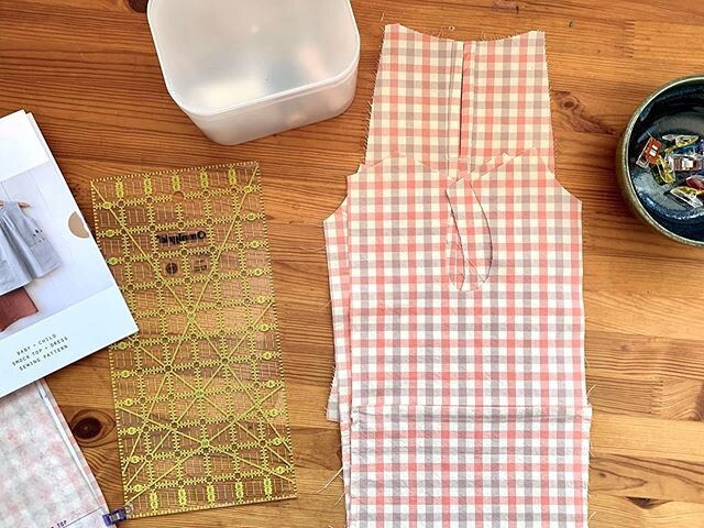 Progress on Marin&rsquo;s @shopwiksten smock top in @carolynfriedlander cantaloupe gingham. Is it spring yet?

#theartofslowliving #diy #abmcrafty #crafting #craftersofinstagram #sewing #sewingproject #sewingprojects #craftmom #craftymom #craft #made