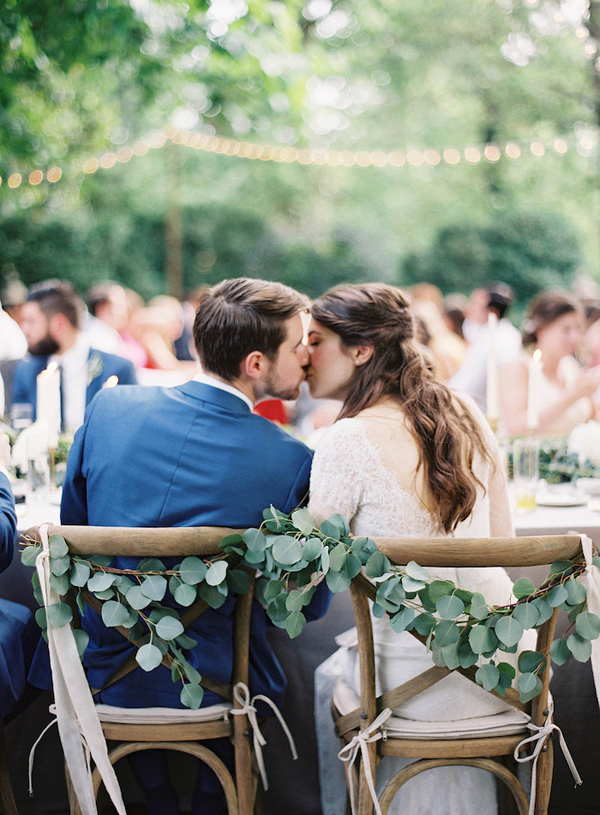 wedding-garland-chairs-neutral.png