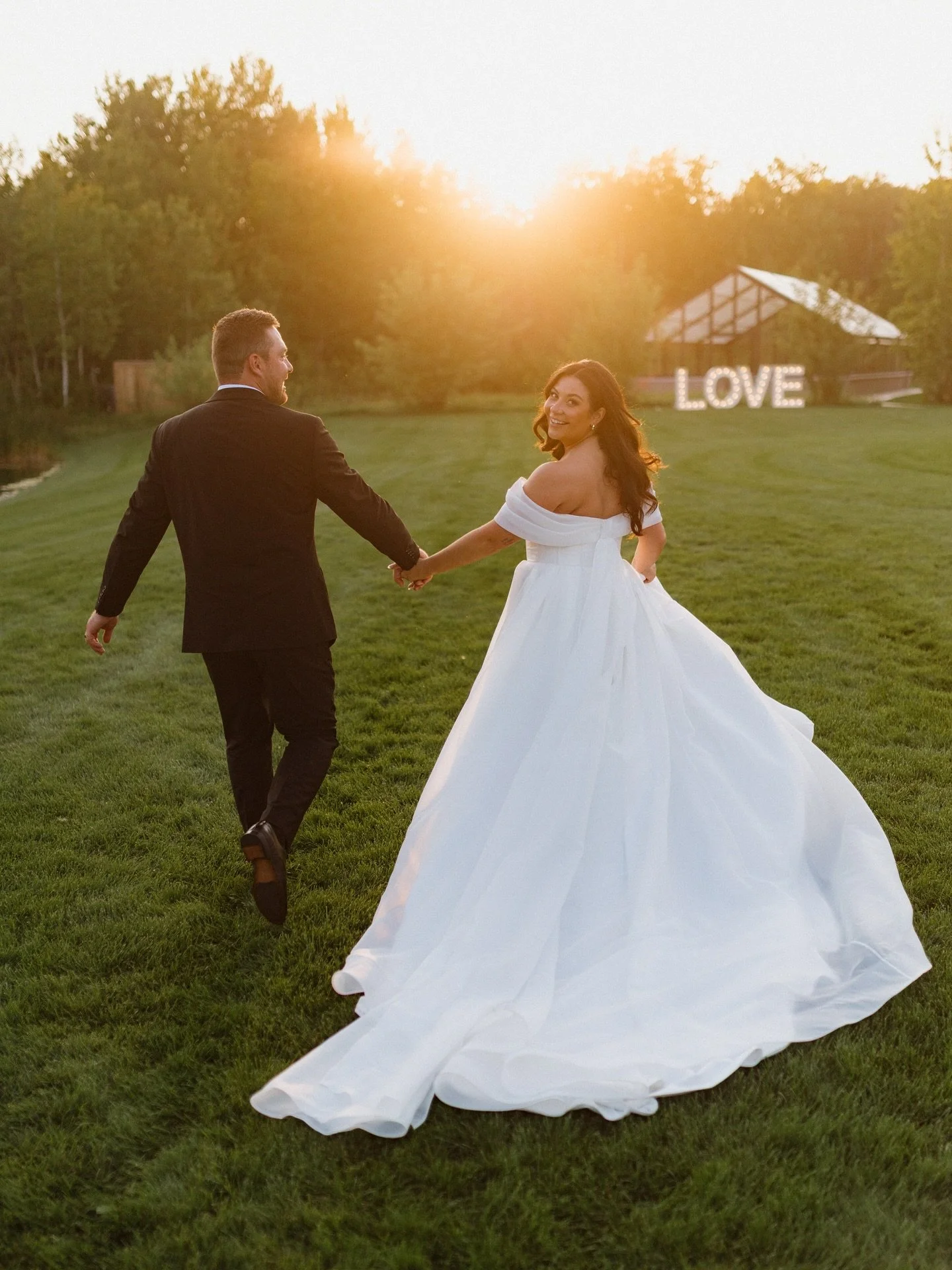 This wedding had intention woven into every part of it. From the romantic, classic vibe to the energy this wedding party brought all day.

The kind of day where everyone looked incredible, the speeches had people crying and laughing, and the dance fl