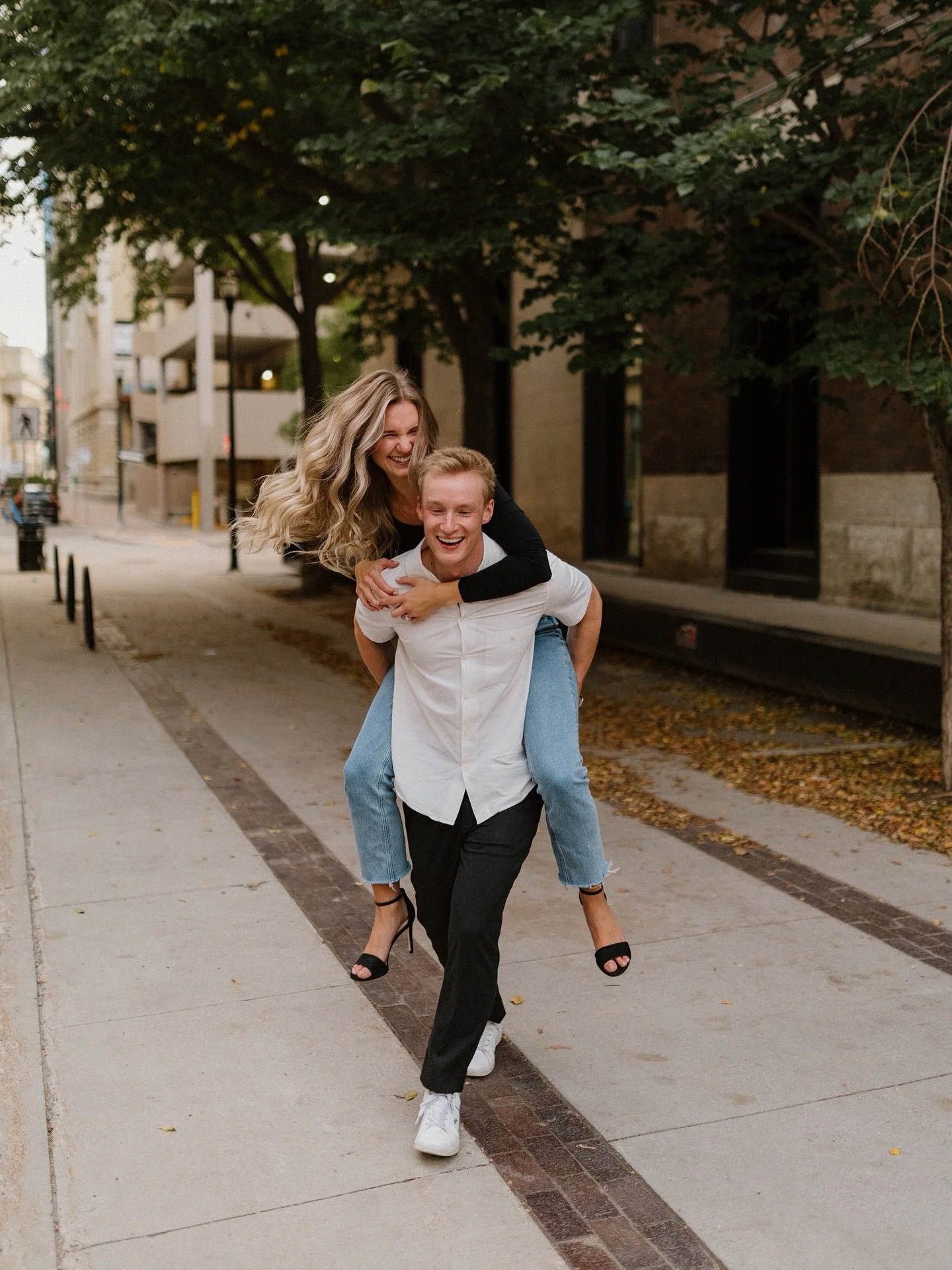 Forever obsessed with fall engagement sessions 🍂