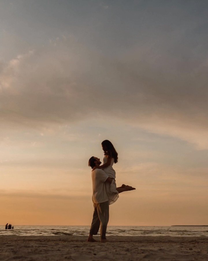 New on the blog! A summer evening out at Grand Beach.  Sunset, laughter, and a little twilight magic at the end. ✨