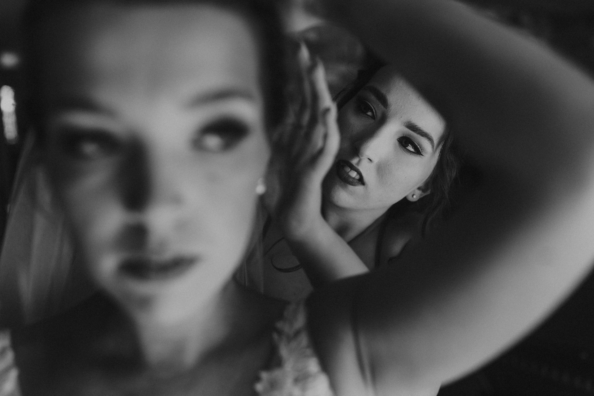 Bride getting ready in winnipeg.jpg