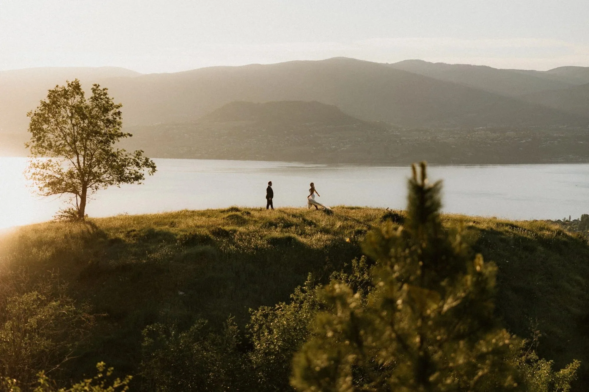 destination-wedding-couple-mountain-lake-sunset.jpg