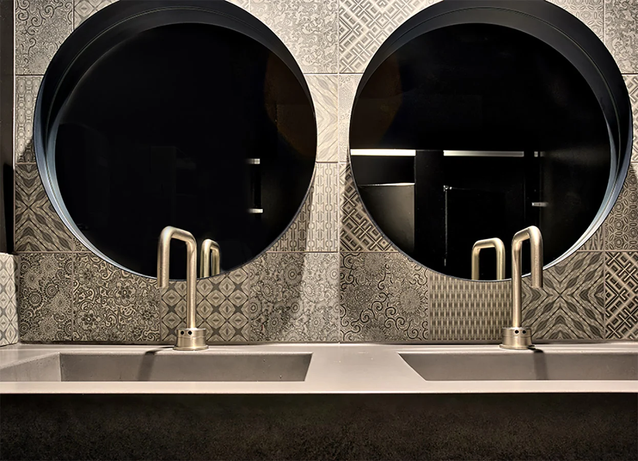 Bside15-Bathroom.jpg