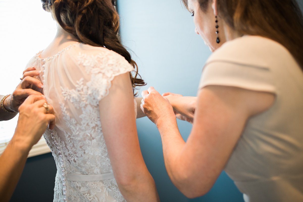Bride getting ready - Thompson Center at UNO wedding