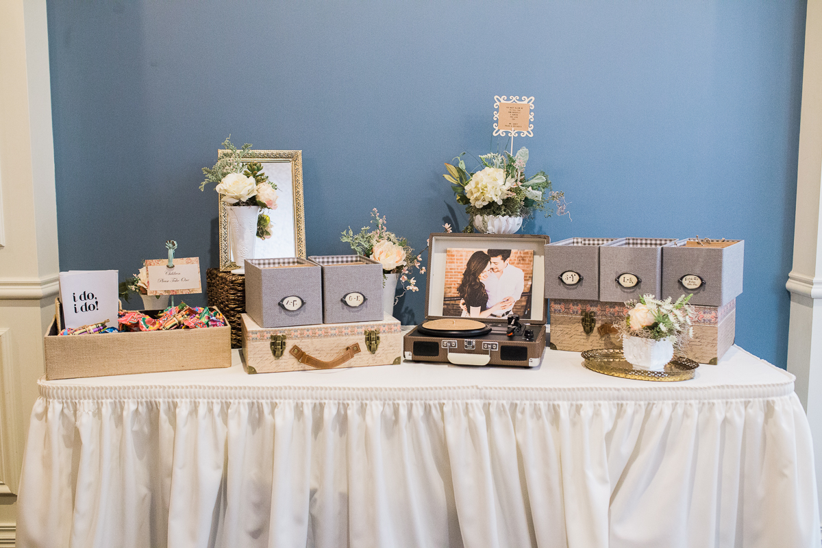 CD wedding favor table