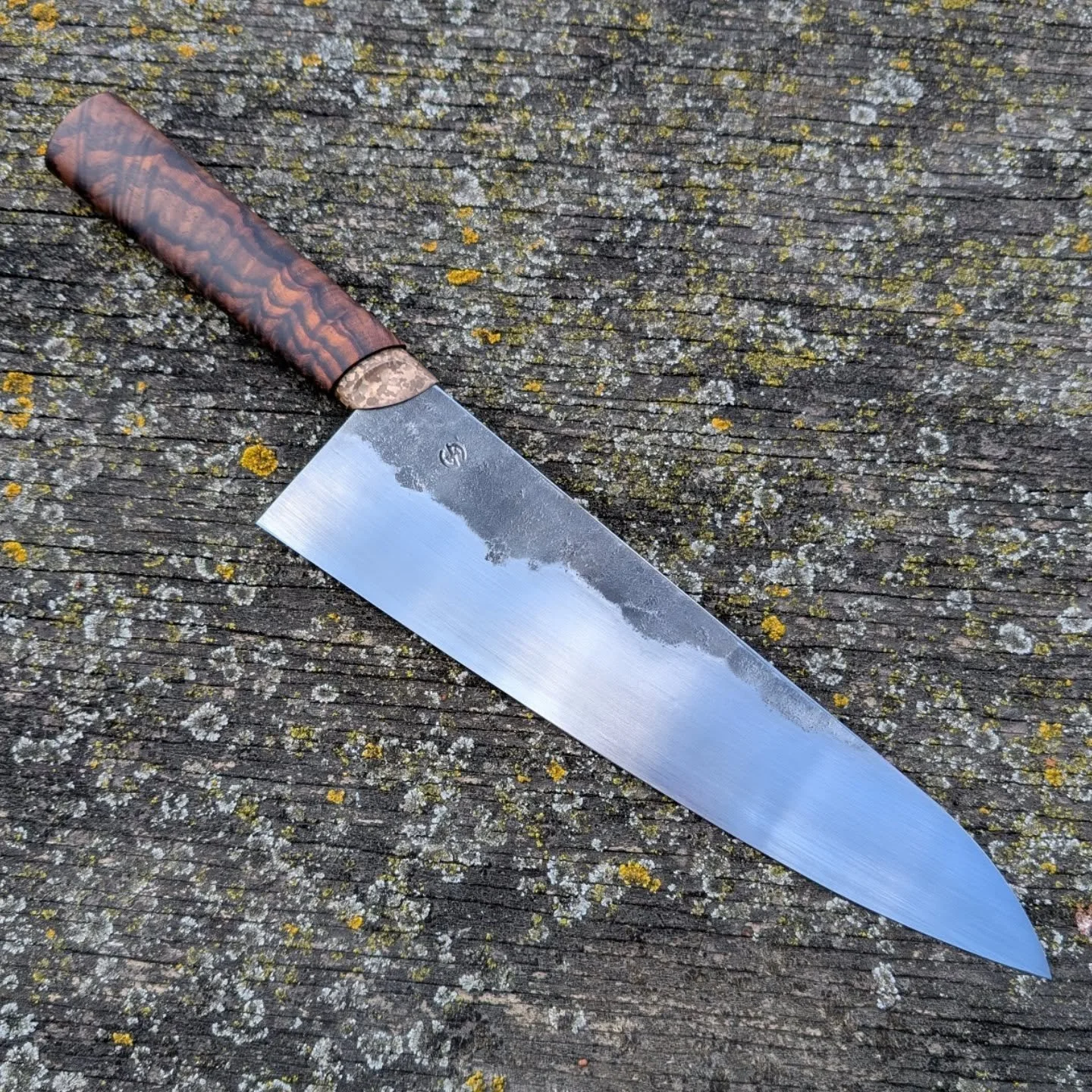 One of the goodies I'll have at the Badger show in Janesville this weekend!
@apexultrasteel with gem bronze from @mikes_metalworking and a beautiful cocobolo handle.
#razorsharp