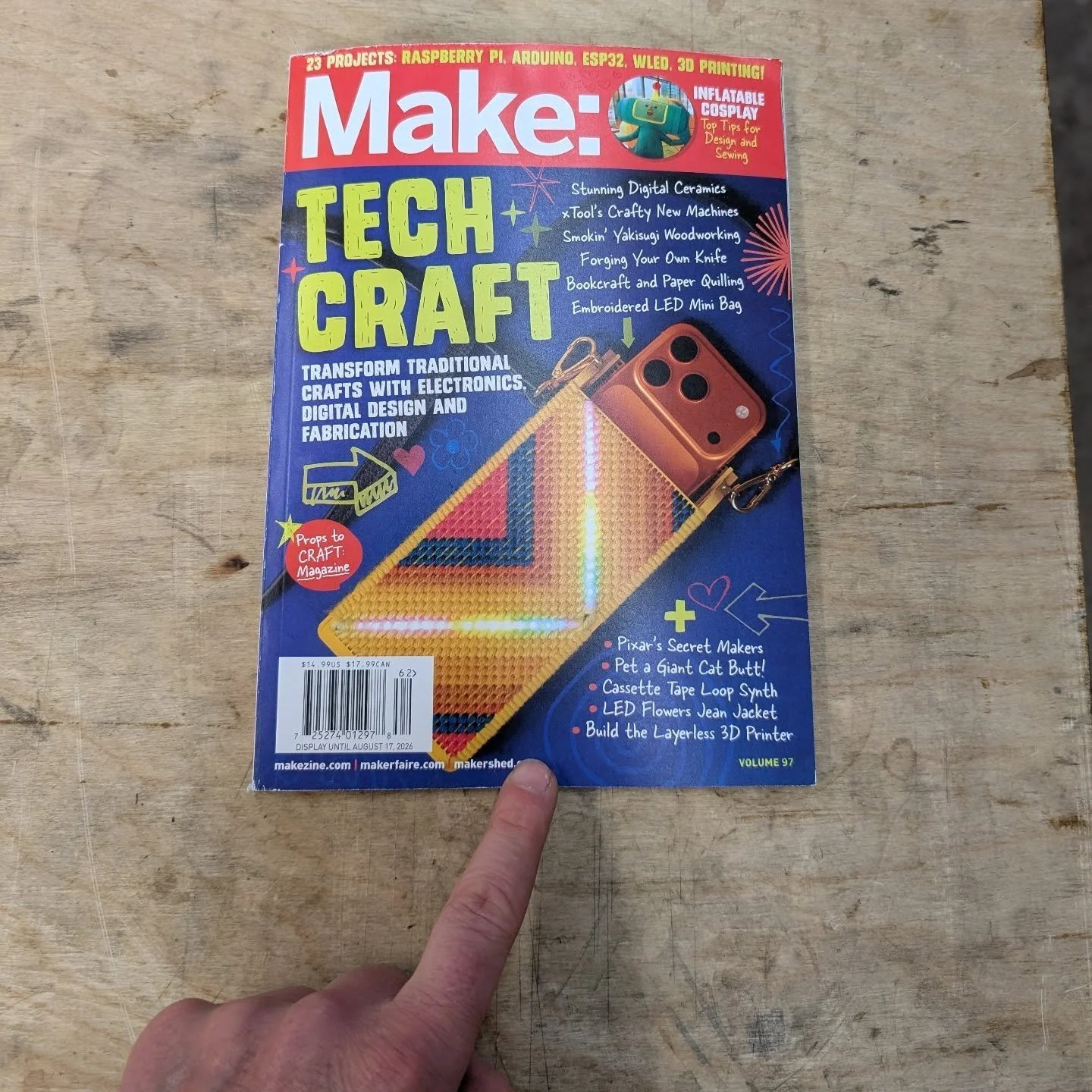 I love @makemagazine and I'm so excited to be featured in the newest issue! Big thanks to Jennifer Blakeslee for coming out to my shop and forging a knife, her description of the process is beautiful!
.
.
.
#madisonmakers #madeinmadison #knivesout