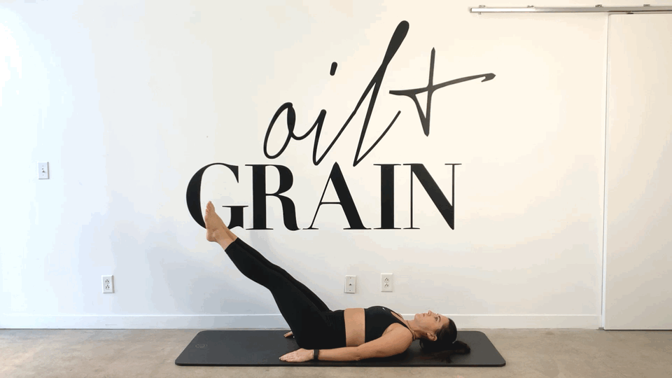 REVERSE CRUNCH LEG EXTENSION