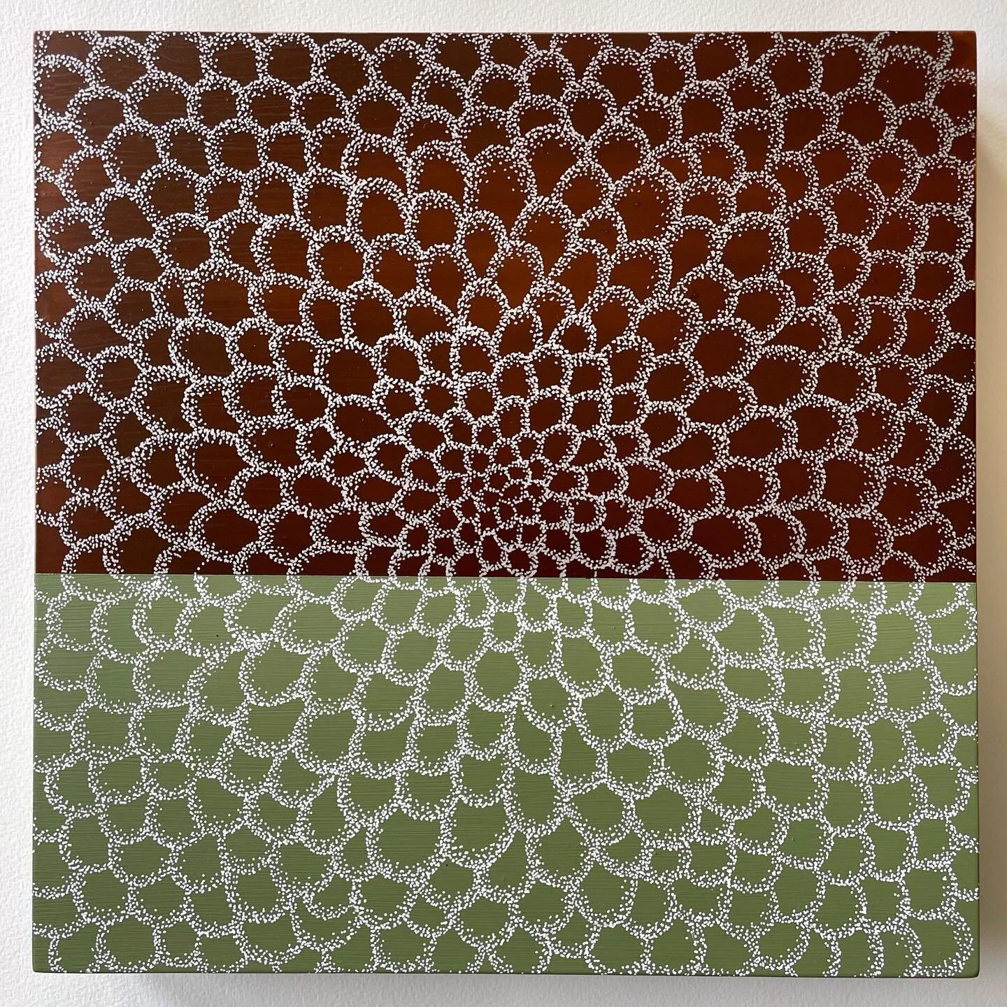 Reworked &lsquo;Aeonium&rsquo; ready for my studio holiday sale, Sun. Dec. 11, noon-5pm 💫
:::
:::
:::
#artforsale #buylocal #drawing #stippling  #opart #artprocess #abstractart #fineart #doodle #contemporaryart #artforsale#hardedgepainting #botanica