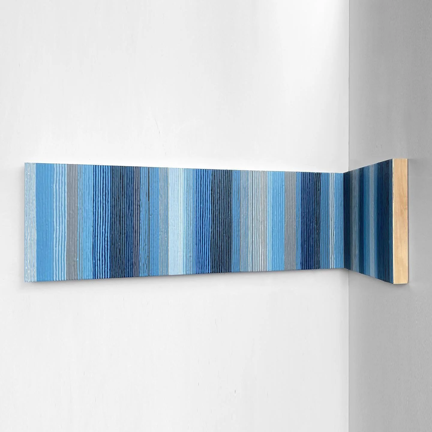 I&rsquo;ve been making these modular gesso stripe panels for several years. They can be hung several different ways but I love a corner wrap. 
:::
:::
:::
:::
#artseries #artcommission #painting #stripeart#acrylicpainting #markmaking #doodle #artproc