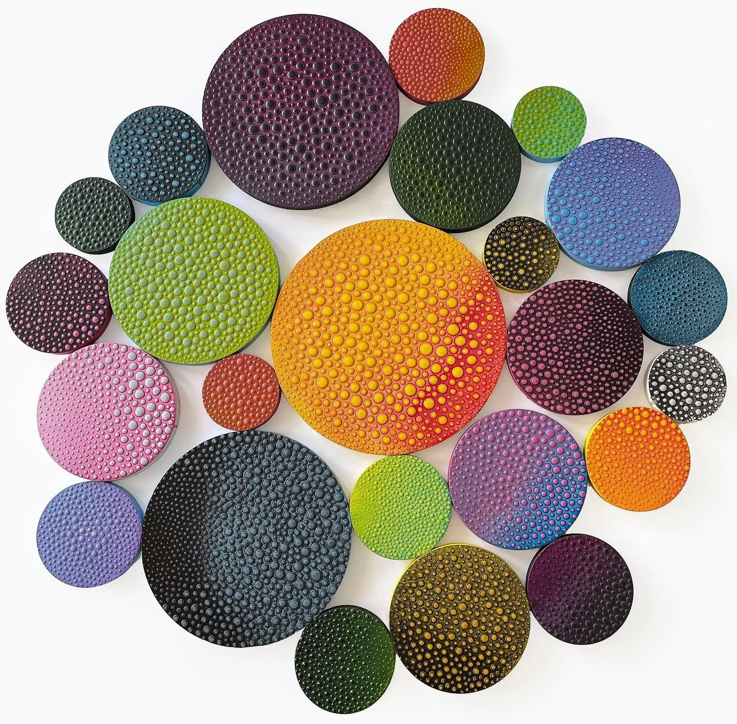Just got good news that Molecular Astronomy is being purchased by art consultancy @indiewalls for a corporate installation. 🙏😀 
:::
:::
:::
#artseries #acrylicpainting #buylocalart #markmaking #doodle #artprocess #geometricart #dotart #hardedgepain