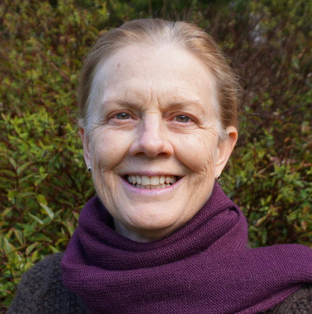 Lee Spark Jones Bio Photo_CR.jpg