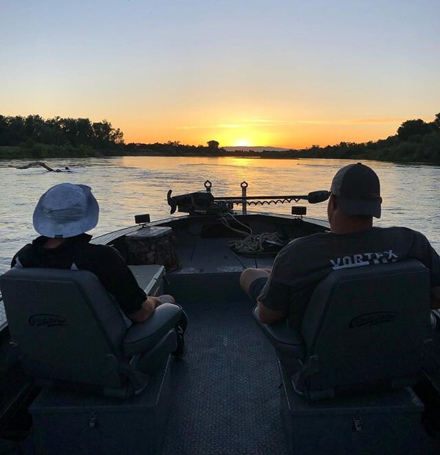 There are places in America on 6/2/20 that are at peace!! #riverwildboats #river #minnkota #sunset #buttecounty
