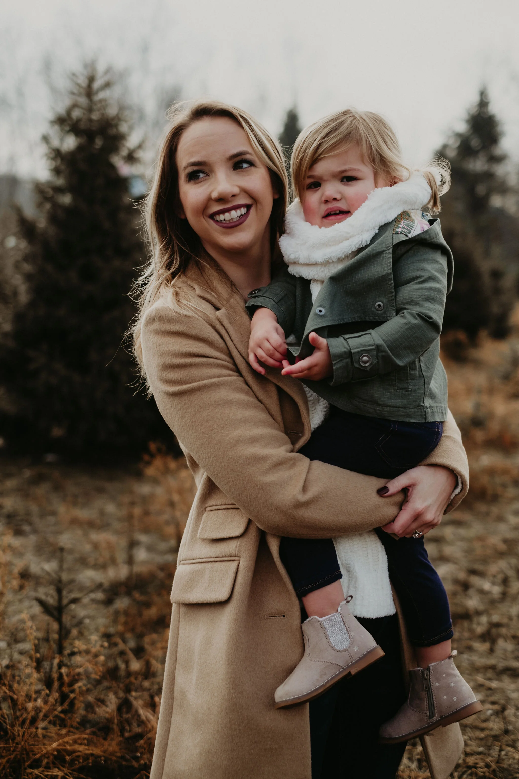 Michigan Tree Farm Family Photographer-5.jpg