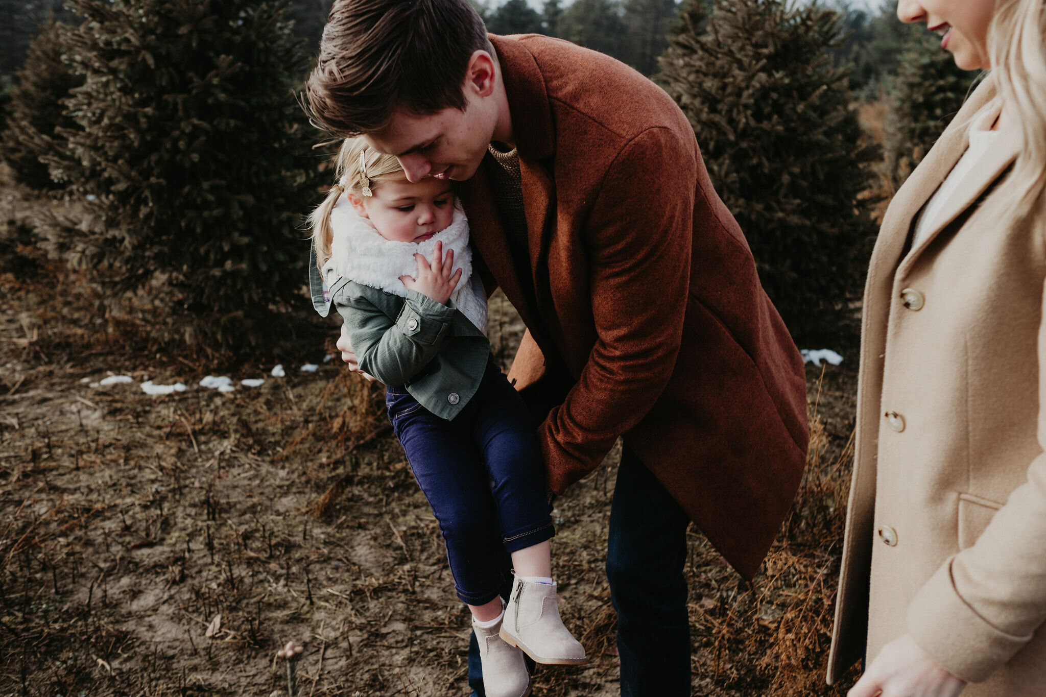 Michigan Tree Farm Family Photographer-11.jpg